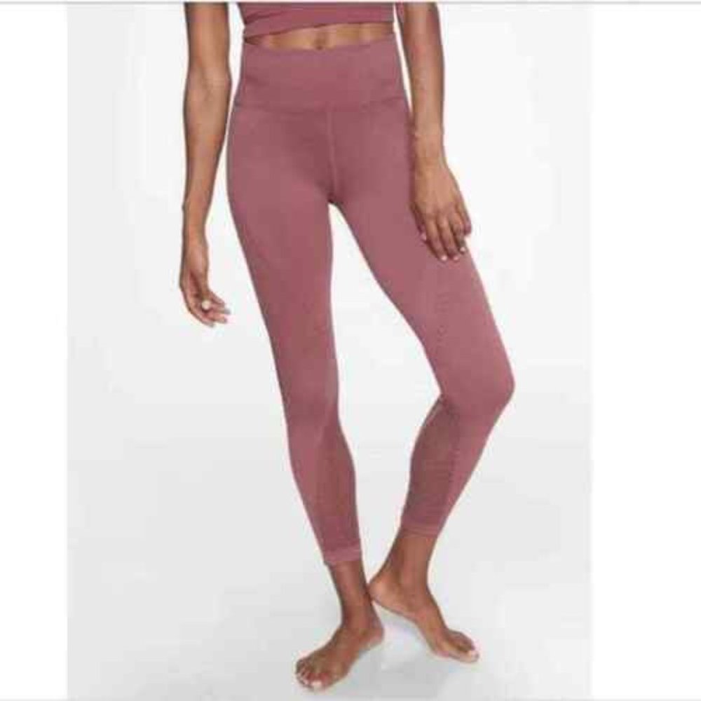 ATHLETA | Trophy Seamless High Rise 7/8 Legging Size M